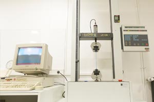 Ordinateur d'essais matériaux