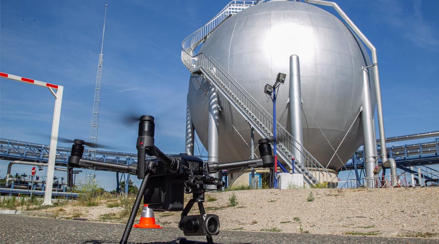 inspección con dron de una instalación de gas