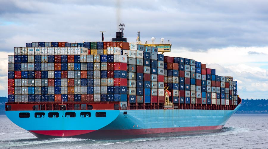 boat carrying containers