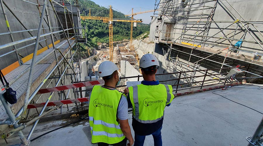 workers controling risks