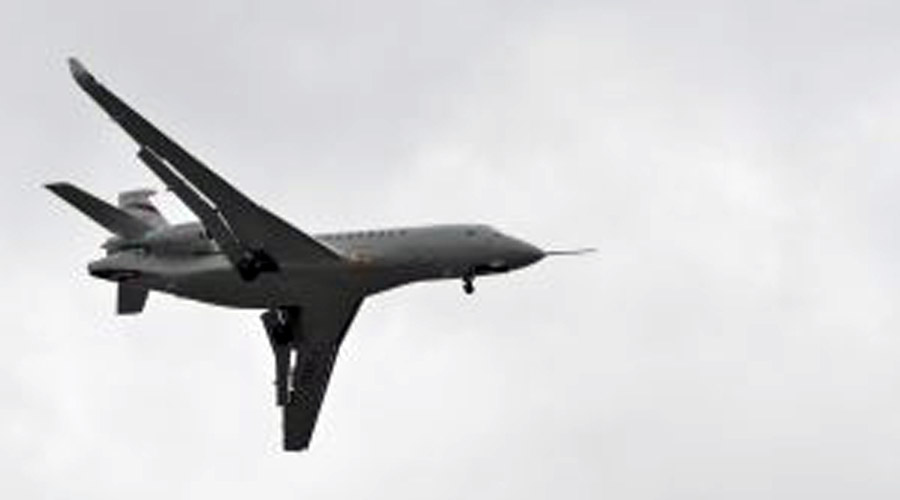 Un avion en haute altitude