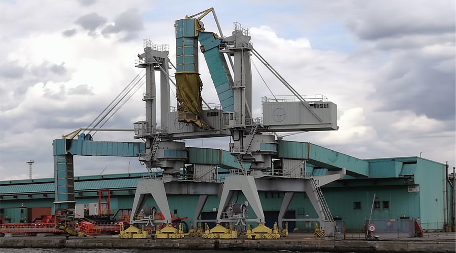 grue sur rail port céréalier